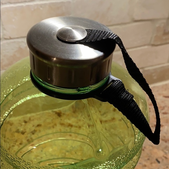 Wesoke 2.2L/73OZ Large Water Bottle - Picture 5 of 8